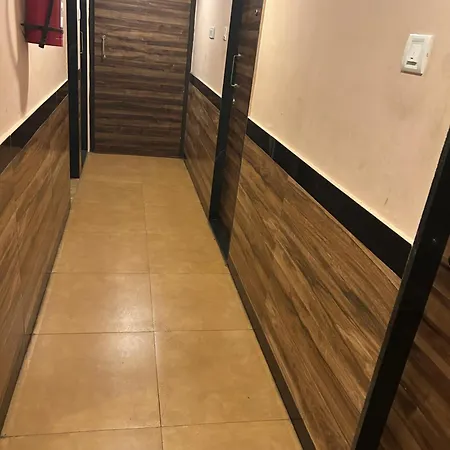 Apartment Lucky Serviced -near Bkc