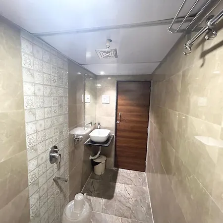 Lucky Serviced -near Bkc * Mumbai