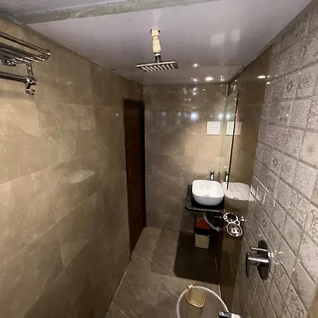Lucky Serviced -near Bkc