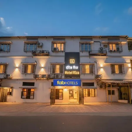 Riza International - Nr Nesco Exhibition Centre 3*