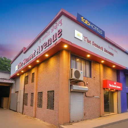 Hotel Via The Sunset Avenue 3*