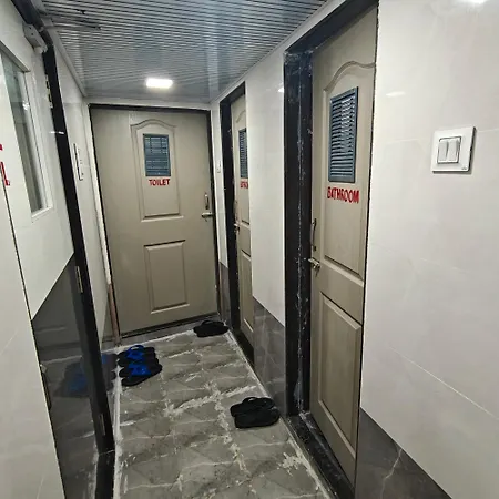 Hostel Basera And Separate For Group In Andheri East - Marol *