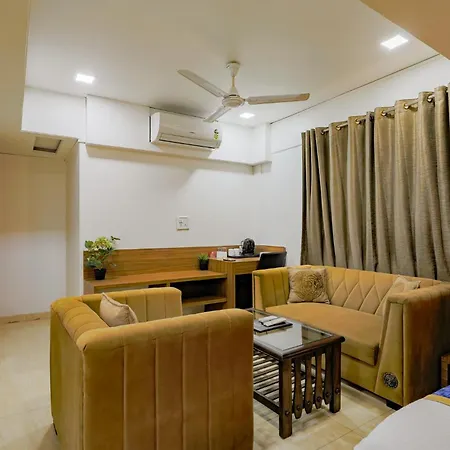 Jk Regency, International Hotel