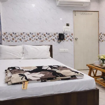 Relax Kurla Hotel 2*
