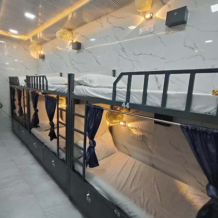 Basera And Separate For Group In Andheri East - Marol Hostel *