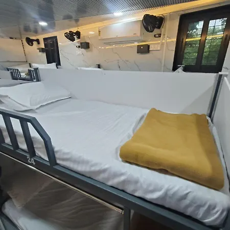 Basera And Separate For Group In Andheri East - Marol Hostel Mumbai
