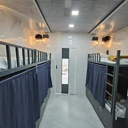Hostel Basera And Separate For Group In Andheri East - Marol *