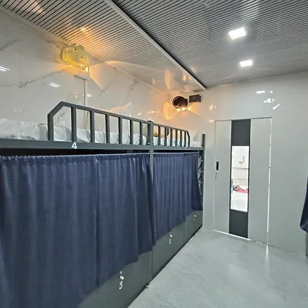 Basera And Separate For Group In Andheri East - Marol * Mumbai