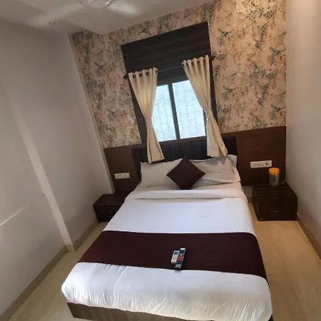 New Golden Hotel *