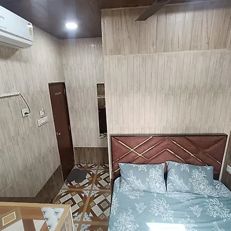 Hotel Bhagirath *