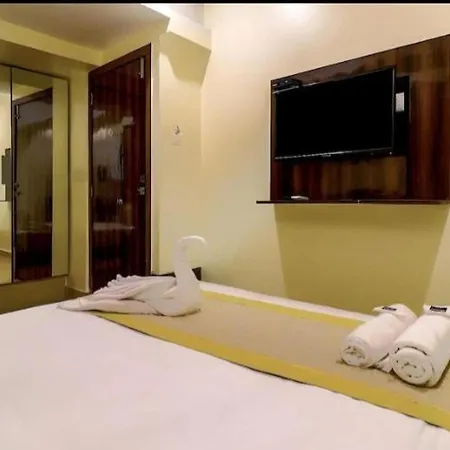 Aura Hotel 3*