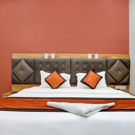 Hotel Glitz Veera -andheri Kurla Road