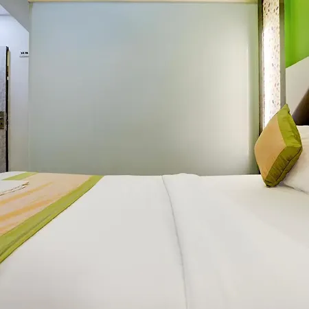 Glitz Veera -andheri Kurla Road 3*
