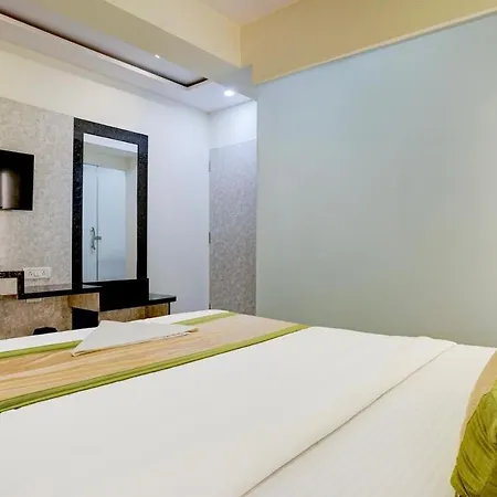 Hotel Glitz Veera -andheri Kurla Road 3*