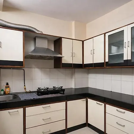 Apartment 1bhk In Andheri West - Near Kokilaben Hospital
