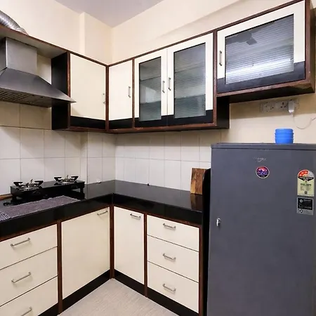 Apartment 1bhk In Andheri West - Near Kokilaben Hospital