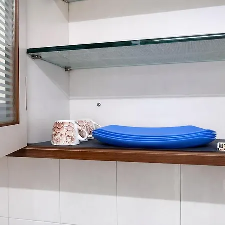 1bhk In Andheri West - Near Kokilaben Hospital Apartment *
