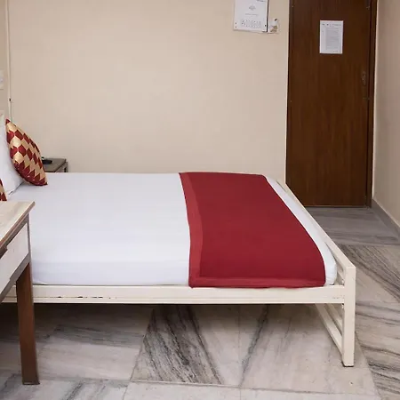Srk Hotel- Grant Road Hotel 2*