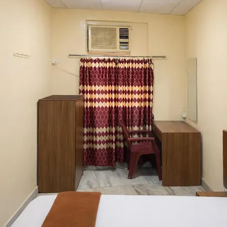Srk Hotel- Grant Road 2*