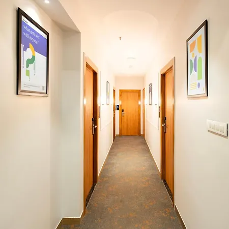 Treebo Alfa Hotel 3*