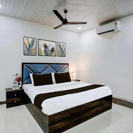 Oyo 77012 Moss View - Moca 3* Mumbai