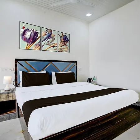 Oyo 77012 Moss View - Moca Hotel