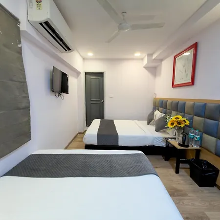 Avenue Hotel