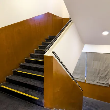 Avenue Hotel 3*