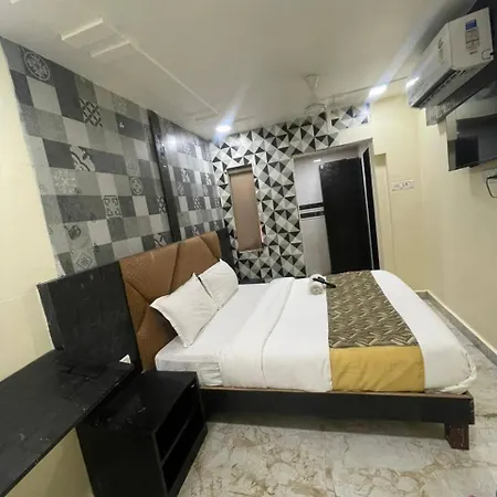Amber Empire Parle Near Domestic Airport Hotel