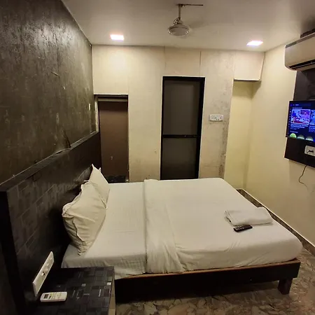 Amber Empire Parle Near Domestic Airport Hotel Mumbai