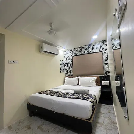 Hotel Amber Empire Parle Near Domestic Airport Mumbai