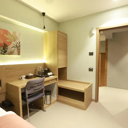 The Bohoo 99 Nr International Airport Hotel Mumbai