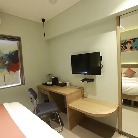 The Bohoo 99 Nr International Airport 3*