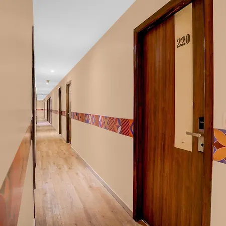 Super Townhouse Midc Andheri Formerly Royal International 4*