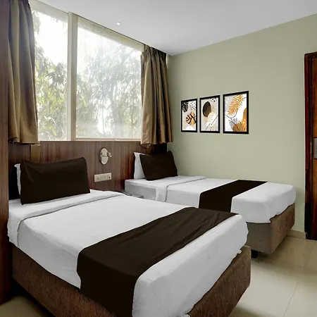 Hotel Super Townhouse Midc Andheri Formerly Royal International 4*