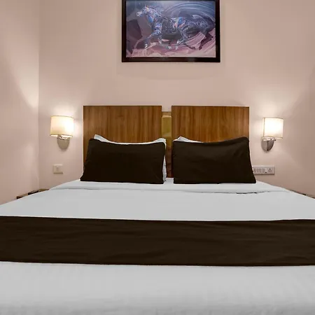 Hotel Super Townhouse Midc Andheri Formerly Royal International 4*