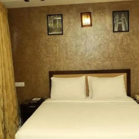 Hotel Anantha Executive 3*