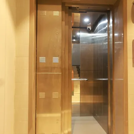 Hotel The Bohoo 99 Nr International Airport