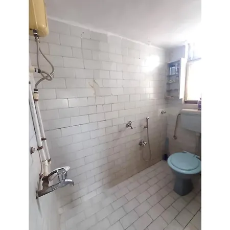 Homestay Cozy Bedroom In 1 Bhk, With Kitchen, In Chembur *