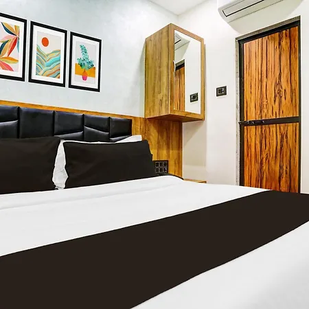 Hotel Collection O Khar Road Railway Station Mumbai