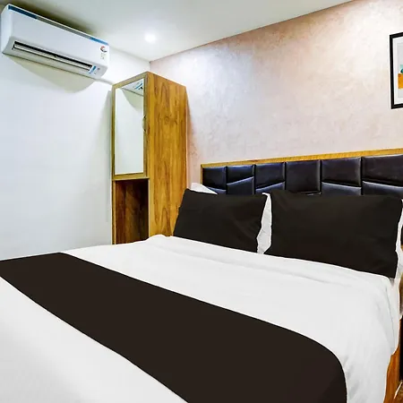 Collection O Khar Road Railway Station Hotel Mumbai