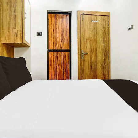 Hotel Collection O Khar Road Railway Station 3*