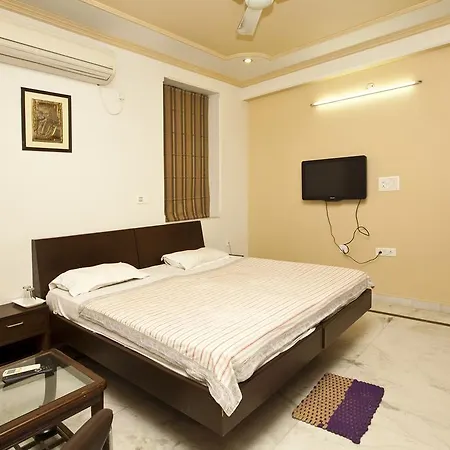 Oyo Premium Near Seven Hills Hospital *