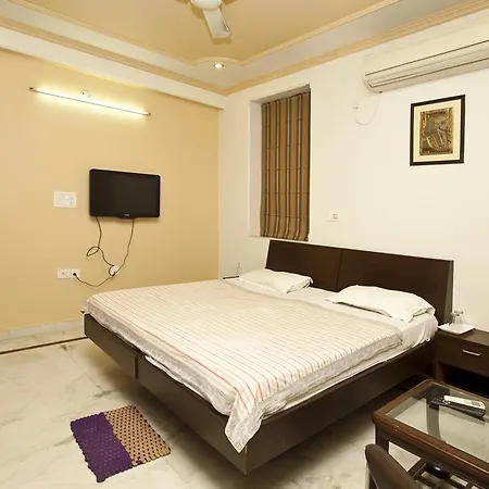 Oyo Premium Near Seven Hills Hospital * Mumbai