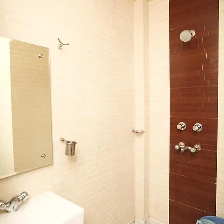 Bed & Breakfast Oyo Premium Near Seven Hills Hospital *