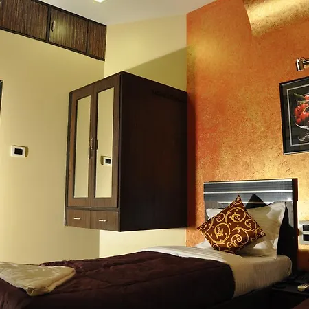Hotel Planet Plaza Mumbai