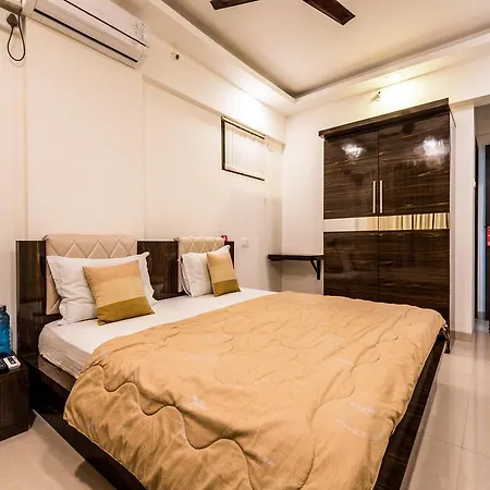 Apartment Oyo 3463 Arista Apartments *