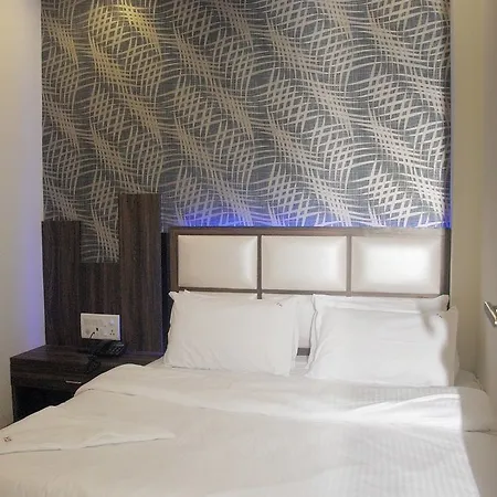 Sanjary Palace 3*