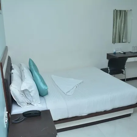 Hotel O Blue Pearl Residency Near Chhatrapati Shivaji International Airport 3*