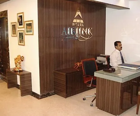 Hotel Airlink 3*